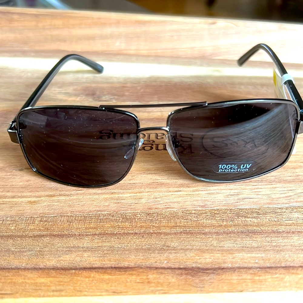 Contemporary men’s sunglasses
